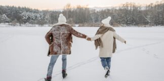 Tarnów: Lodowiska i baseny na ferie