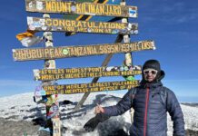 Robert Antosz na szczycie Kilimandżaro. Rocznie próby wejścia na dach Afryki podejmuje ok. 25 tys. osób. Sukces odnosi jedynie 66 proc. z nich