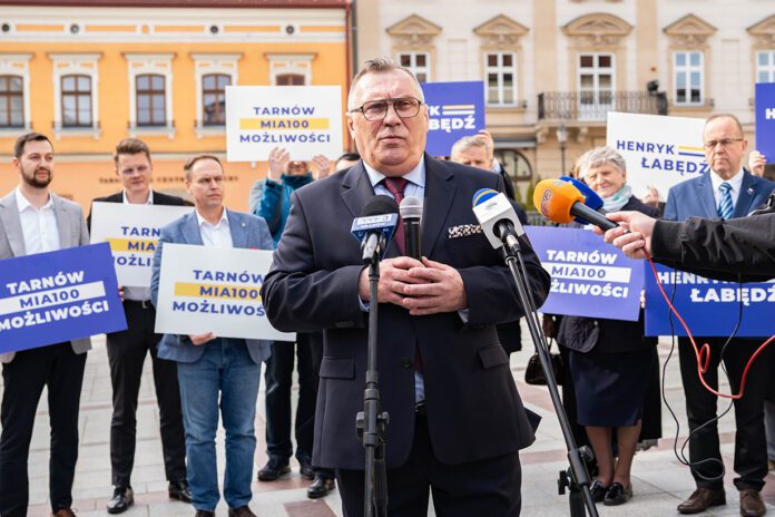 łabędź-PiS przedstawił kandydata na prezydenta Tarnowa