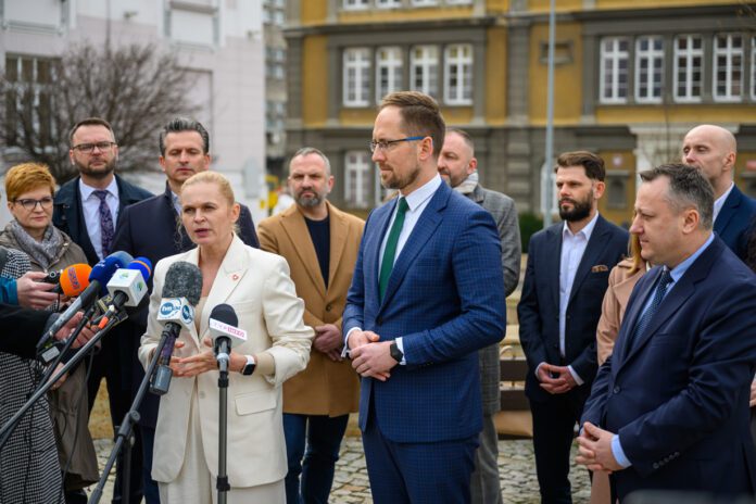 Minister-edukacji-Barbara-Nowacka-odwiedziła-III-LO-w-Tarnowie