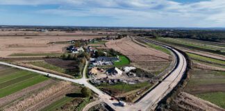 Obwodnica w Szczurowej, która powstaje, odcięła niektórym rolnikom dotychczasowy dojazd do pól uprawnych | Fot. Zarząd Dróg Wojewódzkich w Krakowie