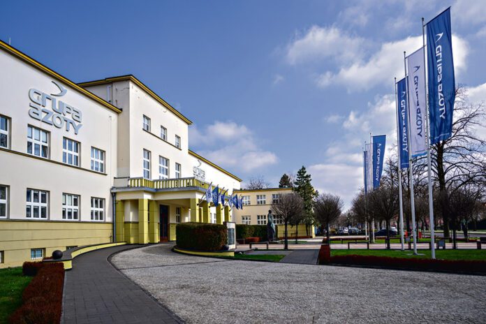 Nowa inwestycja ciągnie Azoty w dół