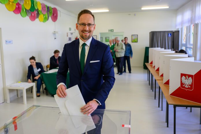 Zakończyły się wybory samorządowe - Jakub Kwaśny z najlepszym wynikiem