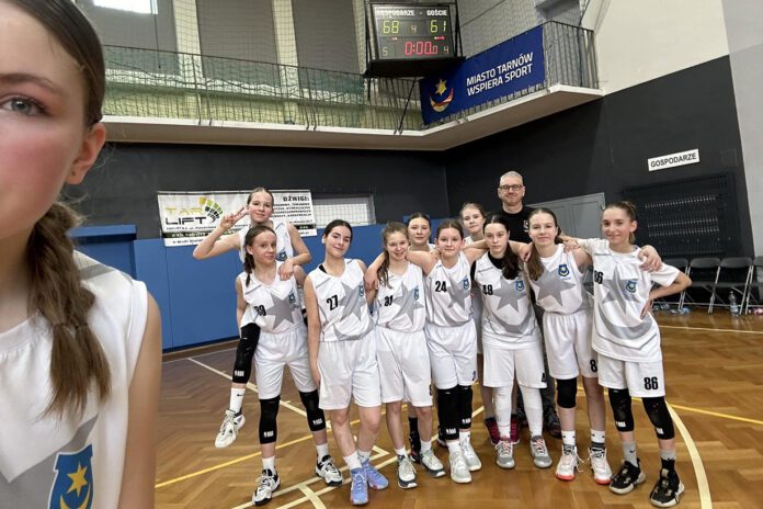 Fot. FB MKS Pałac Młodzieży Tarnów - sekcja koszykówki kobiet