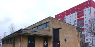 Pomimo zmian technologicznych w przesyle ciepła do tarnowskich bloków, niewiele wskazuje na to, że modernizacji doczeka się stary budynek na os. Westerplatte… | fot. Dawid Drwal