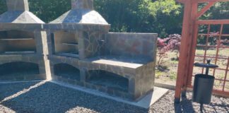 Wandale wymalowali farbą m.in. nowy grill na Skałce