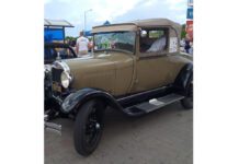 Zabytkowe samochody znowu odwiedziły Tarnów i okolice Ford A