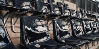 Nowe krzesełka stadionowe we Frankfurcie są też dziełem tarnowskich Azotów