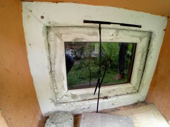 Uszkodzone okno Uszkodzone okno