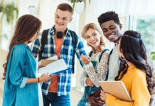 uczniowie licealiści