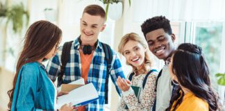 uczniowie licealiści