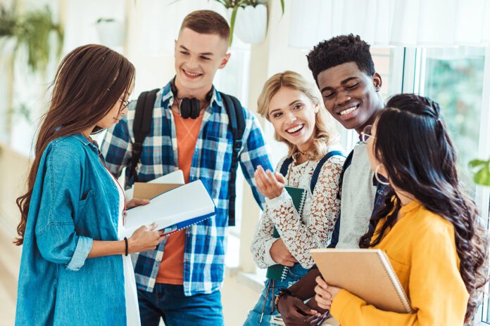 uczniowie licealiści