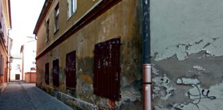 Ponure zakątki tarnowskiej starówki