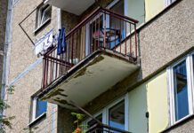 Balkony w blokach wkrótce będą niebezpieczne - Spółdzielnia musi podjąć szybkie decyzje