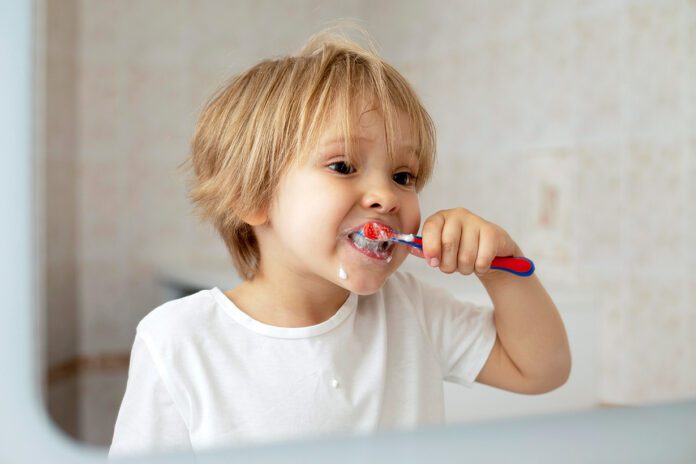Jak dbać o higienę jamy ustnej u dzieci - Praktyczny poradnik