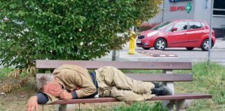 Częstym widokiem są pijani w centrum miasta