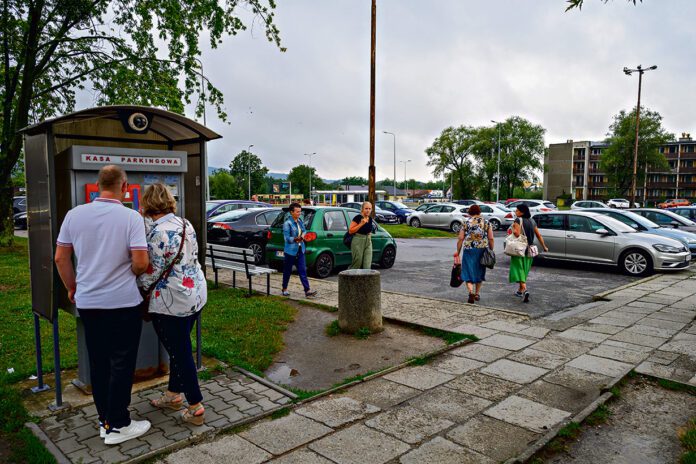 Zbyt krótki czas darmowego parkowania przy szpitalu