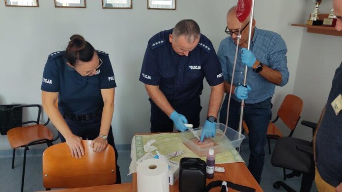 Defibrylatory AED dla dąbrowskich policjantów Defibrylatory AED dla dąbrowskich policjantów