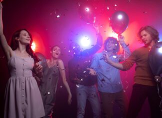 Jak kluby nocne tworzą ekskluzywne doświadczenia