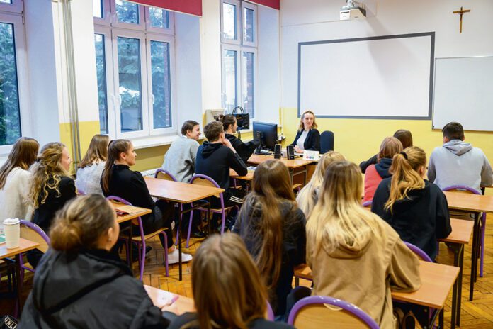 Lex Kamilek wywołuje lęk w szkołach