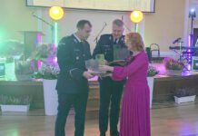 policja statuetka komendant