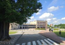 Budynek pływalni Akademii Tarnowskiej