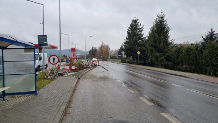 W Siedliskach w gminie Tuchów powstaje nowe przejście dla pieszych