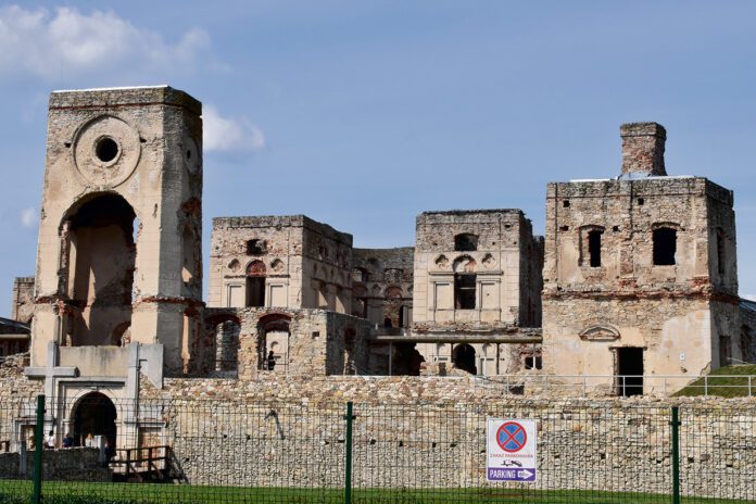 Zamek Krzyżtopór w Ujeździe