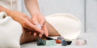 Pokonaj stres z pomocą kryształów - Jakie kamienie uspokajają umysł i ciało