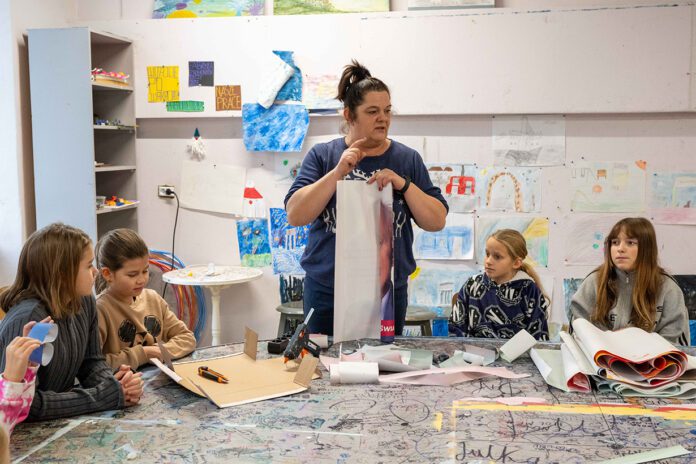 Warsztaty - ozdoby choinkowe z banerów