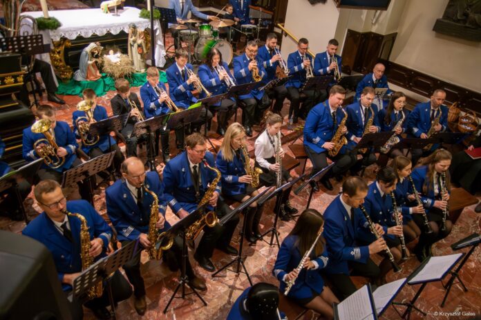 Orkiestra Dęta z Tuchowa kolędowała w Sanktuarium Matki Bożej