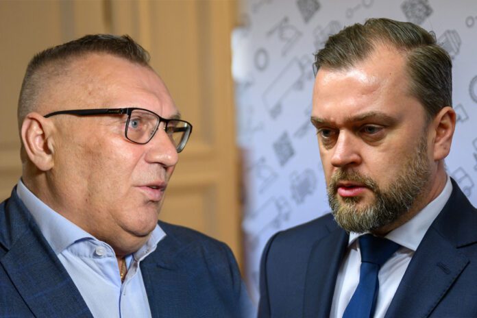 Henryk Łabędź i Robert Pacana z zarzutami