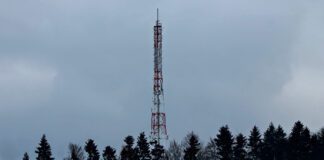 Mieszkańcy protestują bo nie chcą masztu