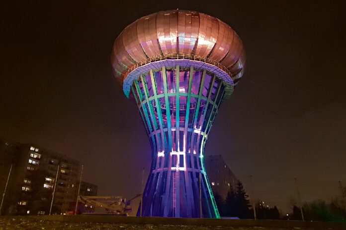 Tarnowska Bania-i-przekaźnik-na-Marcince-zachwycą-po-zmroku