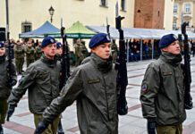 Powraca temat obowiązkowej służby wojskowej