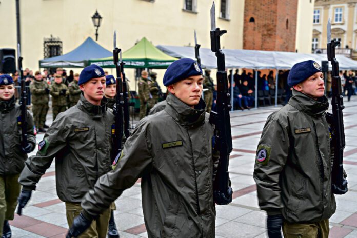 Powraca temat obowiązkowej służby wojskowej