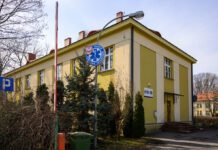 Ważą się losy filii pogotowia ratunkowego. Budynek na sprzedaż likwidacja filii pogotowia ratunkowego w Mościcach