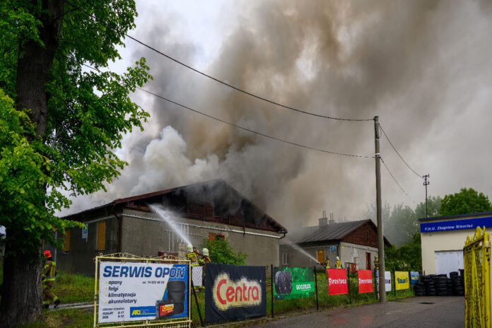 Tarnów - Płoną baraki przy Krzyskiej