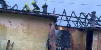 Pożar budynku przy ul. Świerkowej w Tarnowie, fot. OSP Lisia Góra