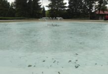 Kamienie w fontannie