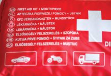 Te rzeczy powinny znaleźć się w wakacyjnej apteczce