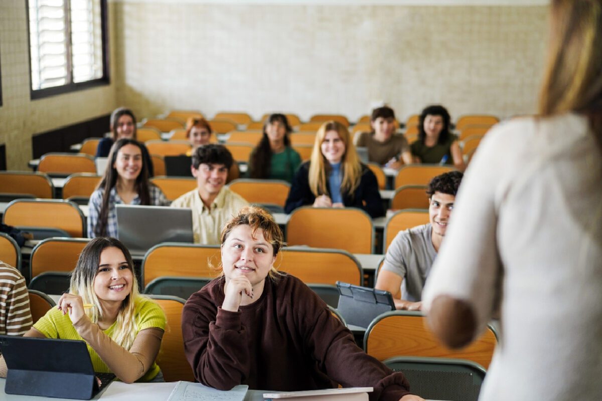 Marzysz o karierze psychologa - Studia zaoczne we Wrocławiu to Twoja szansa na rozwój