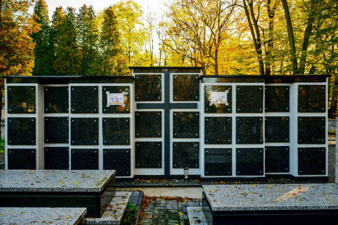 Kolumbarium na cmentarzu komunalnym w Tarnowie-Klikowej