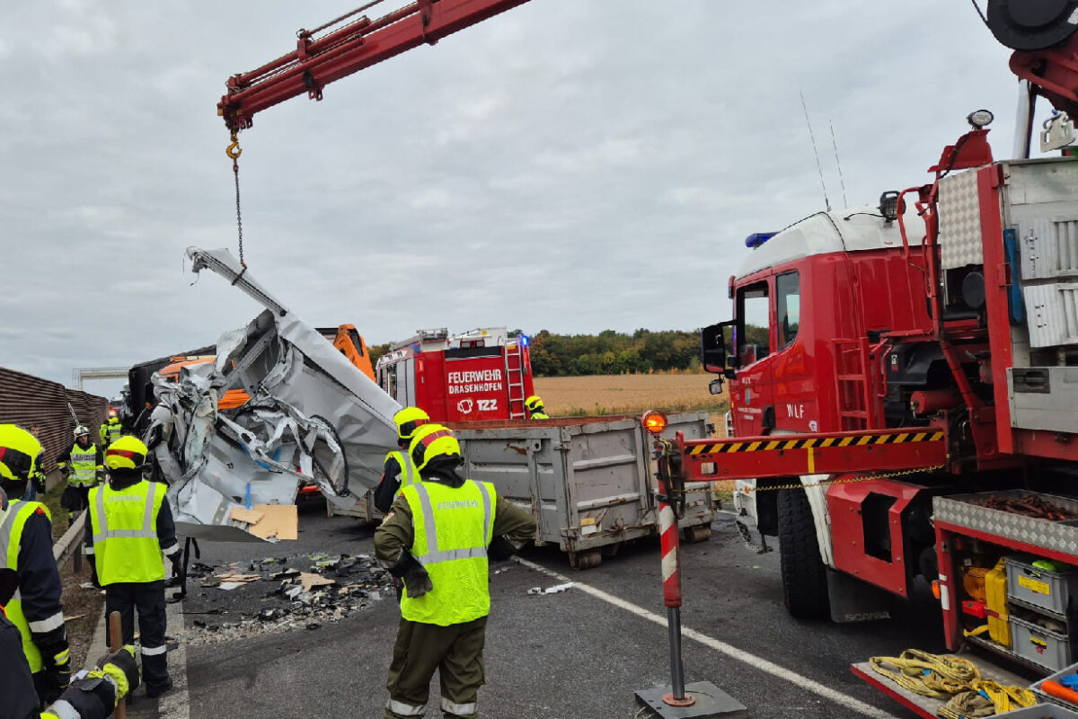 Wypadek autokaru z wicemarszałkiem na autostradzie w Austrii