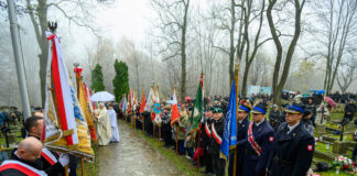 Patriotyczna manifestacja w Łowczówku