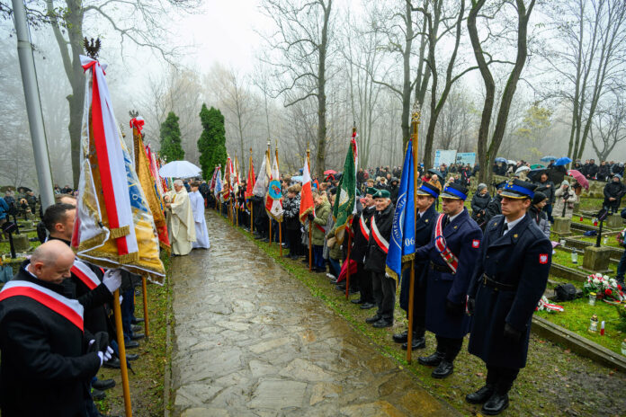 Patriotyczna manifestacja w Łowczówku
