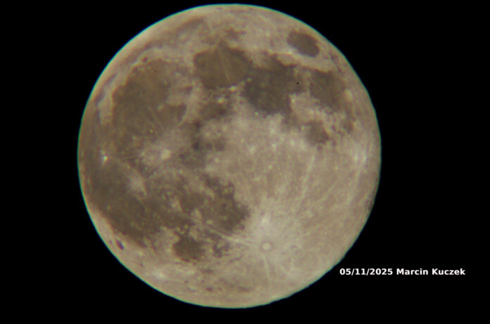 Bobrowa pełnia księżyca