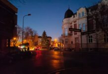 Ciemność na Starowolskiego i Chopina. Mieszkańcy Tarnowa mają dość – od roku bez oświetlenia ulicznego