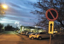 Dziki parking przy dworcu