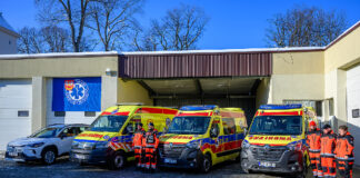 Trzy nowe karetki dla tarnowskiego pogotowia